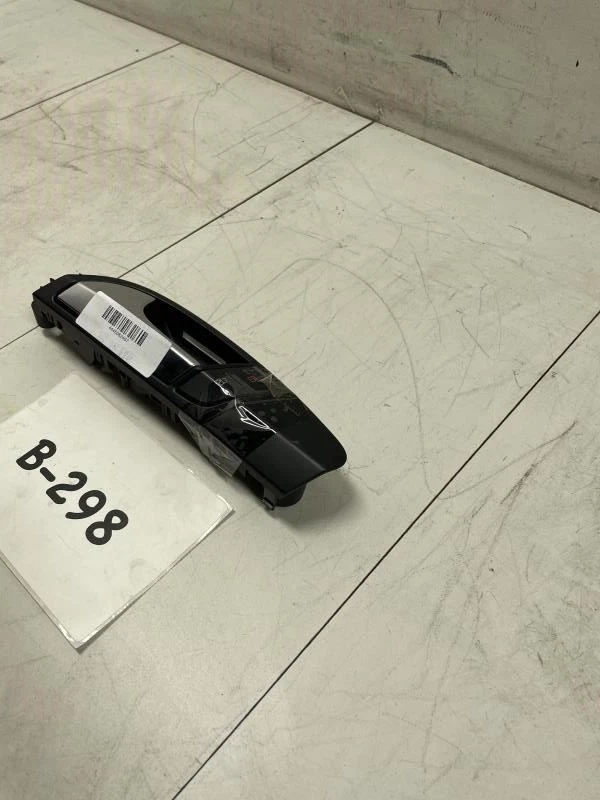 AUDI Q7 3.6 QUATTRO 2007 MANIJA INTERIOR DELANTERA IZQUIERDA LADO DEL CONDUCTOR con bloqueo Foto 2 de 4