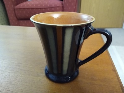 Denby Gatsby Steingut gestreifter konischer Becher in sehr gutem Zustand