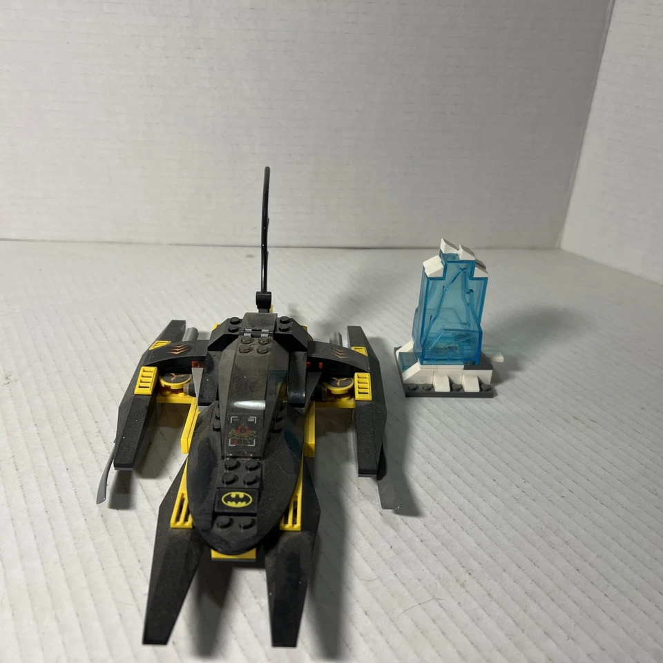 LEGO DC Comics 76000 Arctic Batman vs Mr Freeze: Aquaman on Ice - 100% Complete  - Image 3 of 4