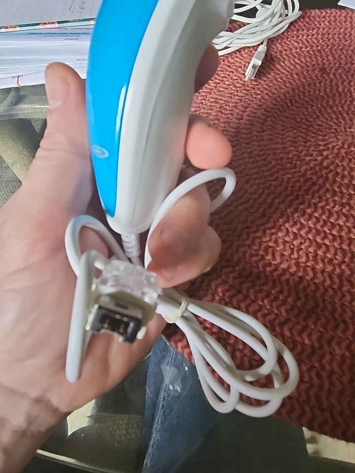 NEW Intec Wired Nunchuck Soft Grip Controller For Wii White  - Image 2 of 2