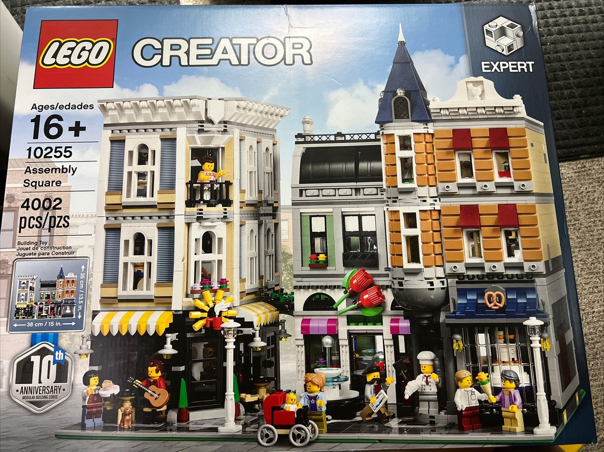 Lego Creator Expert Assembly Square 10255 Building Retired New box sealed