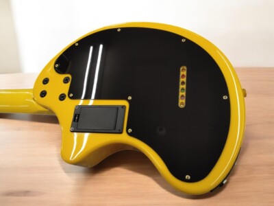 ZO-3c FERNANDES GUITAR OWNER'S MANUAL付 FERNANDES YELLOW RED