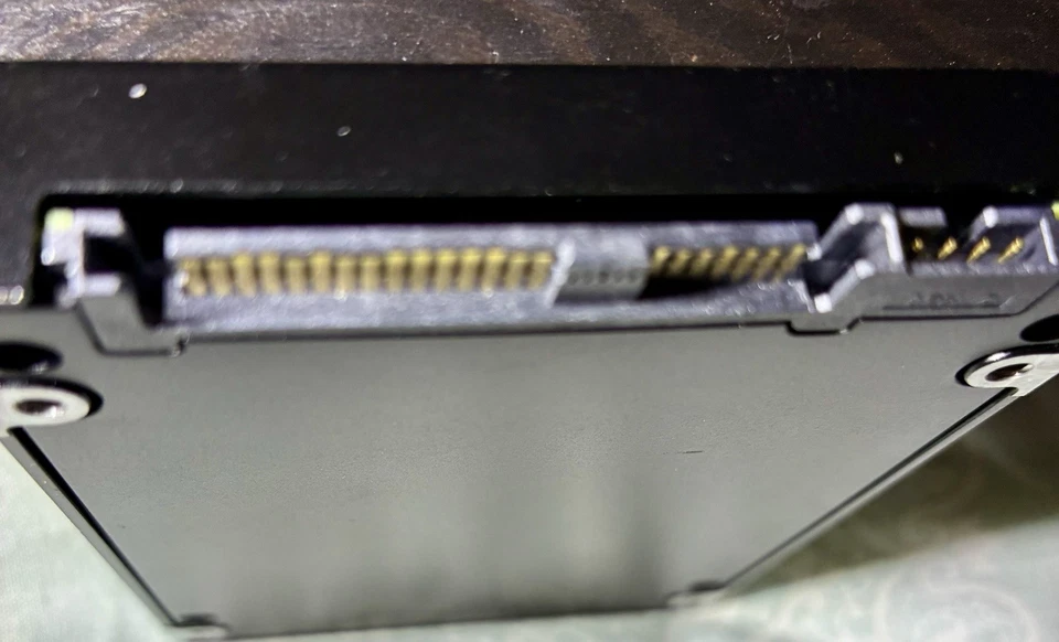 800GB SAS MZ-ILT800A PM1645 DELL EMC 2.5in Enterprise HDD SSD MZ-ILT800HAHQ0D3 - Image 3 of 3