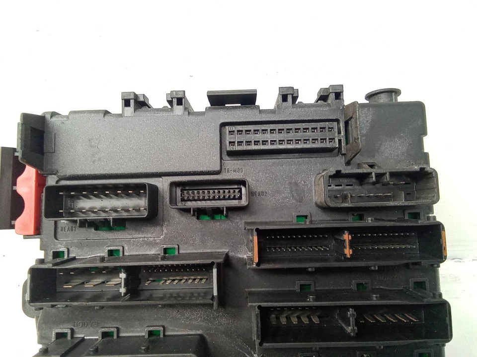 Scatola fusibili Opel Vectra C GTS 13189926 1.9 Diesel 88kw 2004 27651088 - Immagine 2 di 4