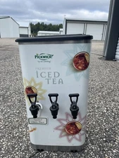 Curtis 3 faucet iced tea dispencer