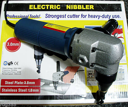 HEAVY DUTY NIBBLER 240V CUTS UPTO 3MM 
