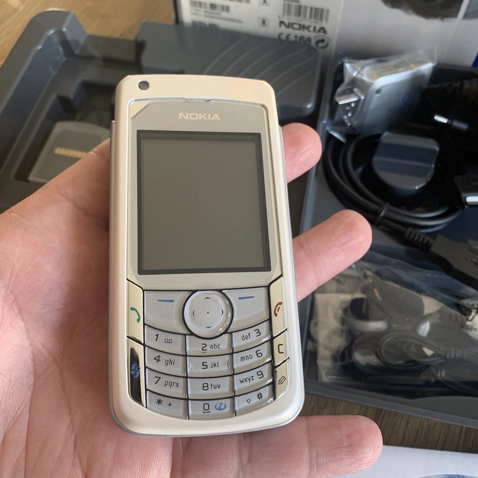 Nokia 6681 Weiß (Ohne Simlock) - Bild 3 von 4