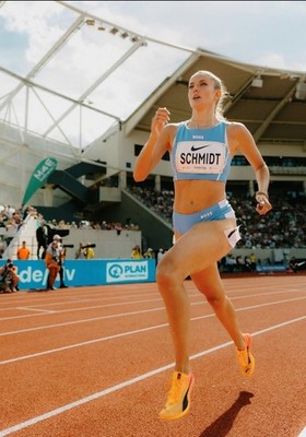 Alica Schmidt Hochglanz Foto 8,5'' x 11'' umrandet #247
