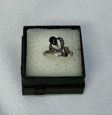 925 Sterling Silver Black Onyx And Marcasite Size 6
