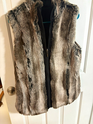 Women s Gray/Black Animal Print Full Zip Sleeveless Hip Length Vest Size M