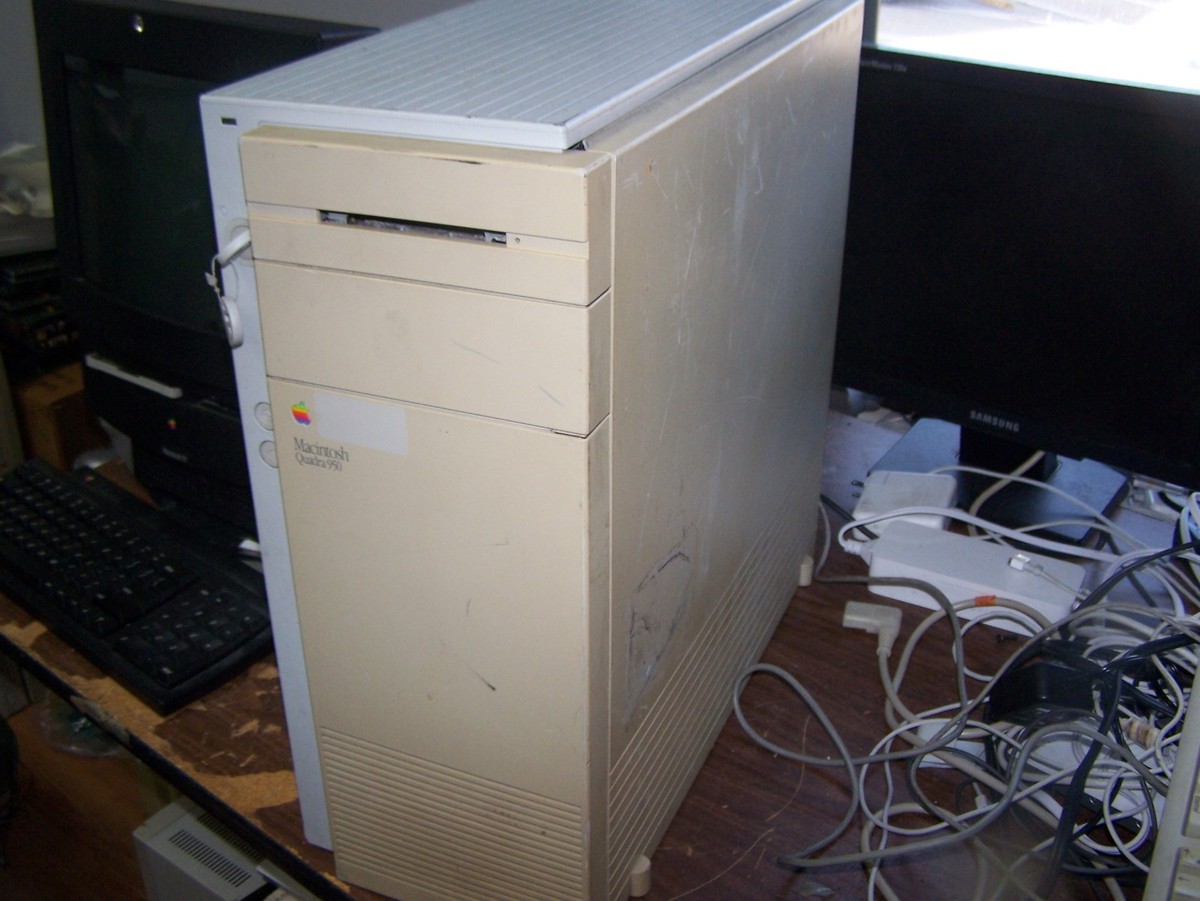 Quadra 950 System - Estate Sale - Powers On but no chime or video