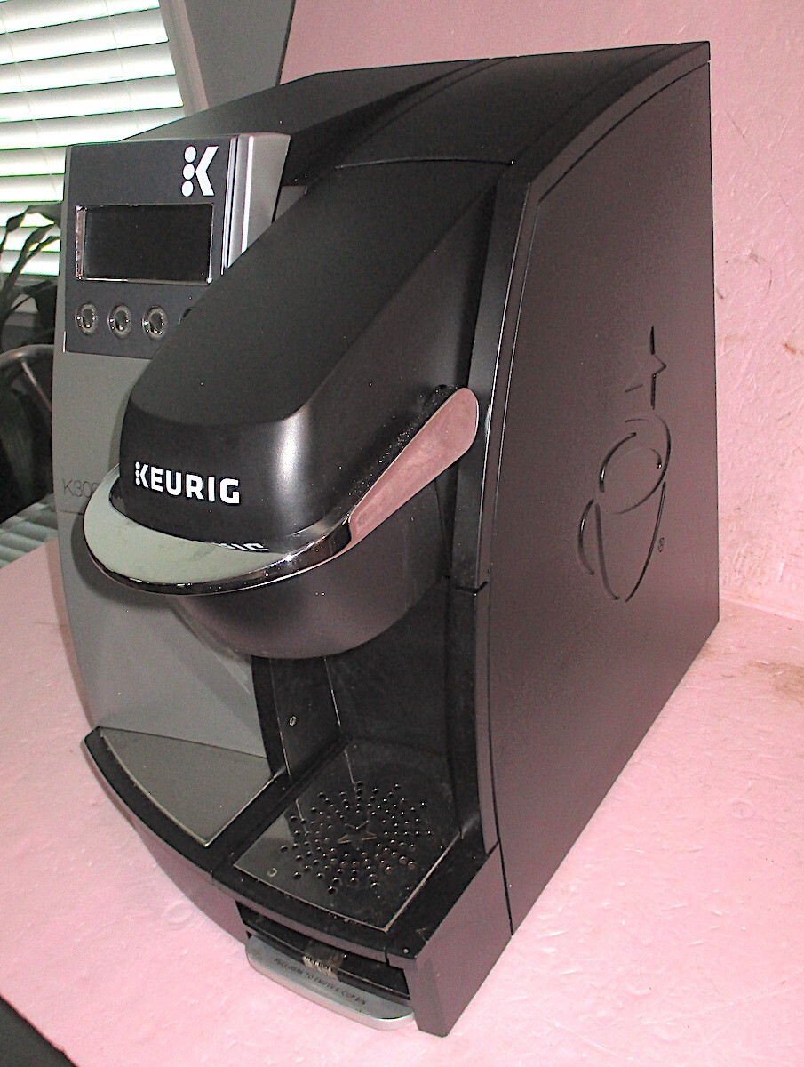 Keurig K3000SE Large Coffee Brewing SystemSilver & Black EXCELLENT