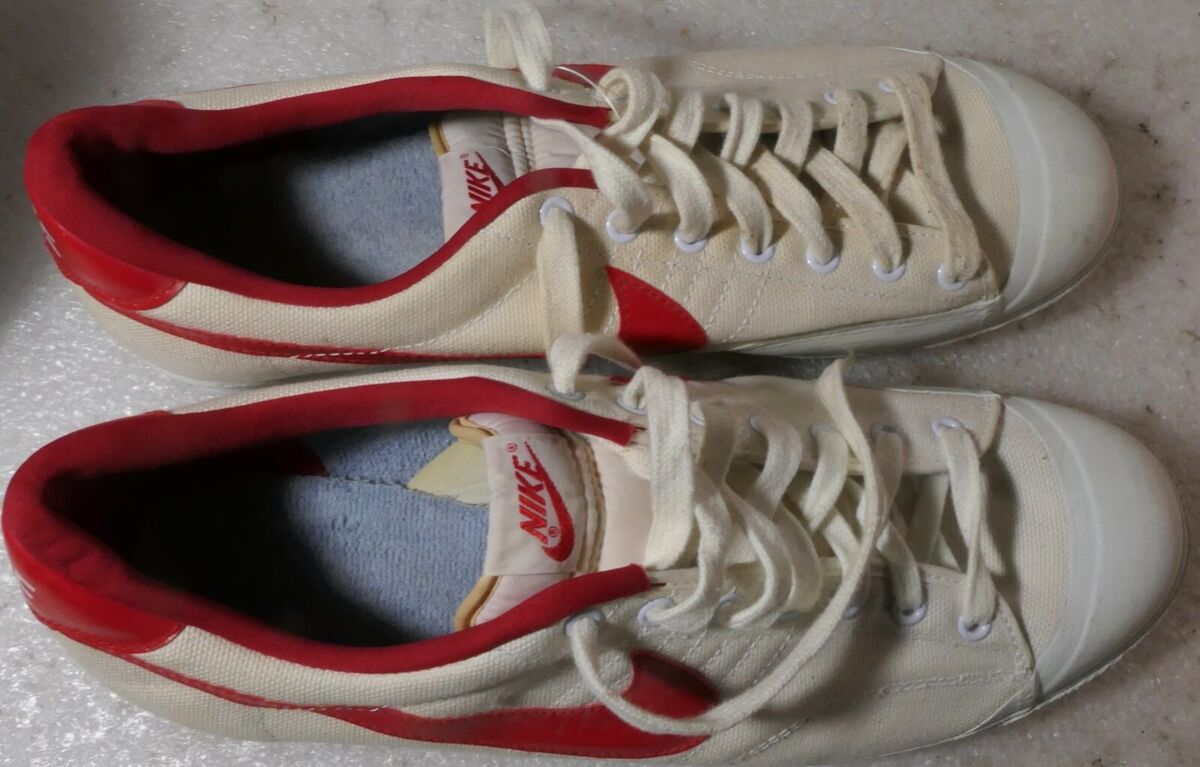 VINTAGE NIKE ALL COURT 1980 WHITE CANVAS AND RED LEATHER VINTAGE NIKE ALL COURT 1980 WHITE CANVAS AND RED LEATHER