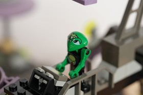 LEGO LIFE ON MARS 7317 Aero Tube Hangar - 100% complete w/ box and manual