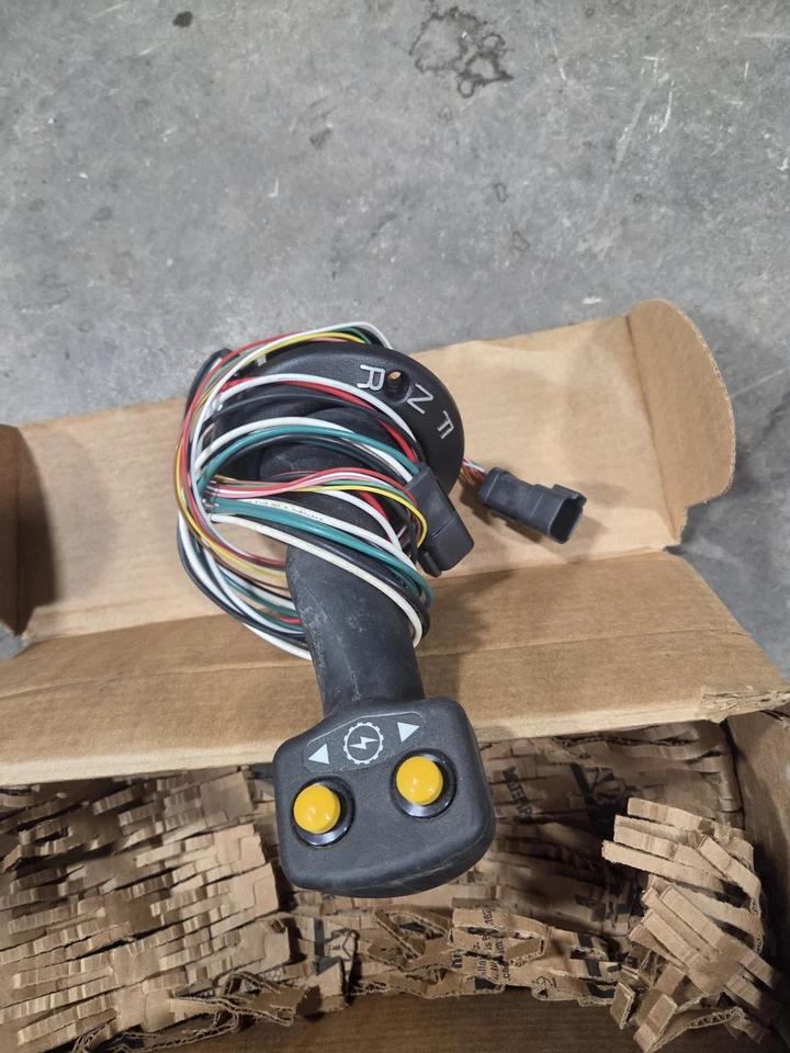 337-6855 CONTROL GP. ORUGA DE MANO 3376855 Foto 3 de 4