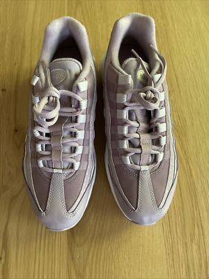Nike Air Max 95 Plum Fog/Metallic Silver Gr.42 Neu Ohne Karton 