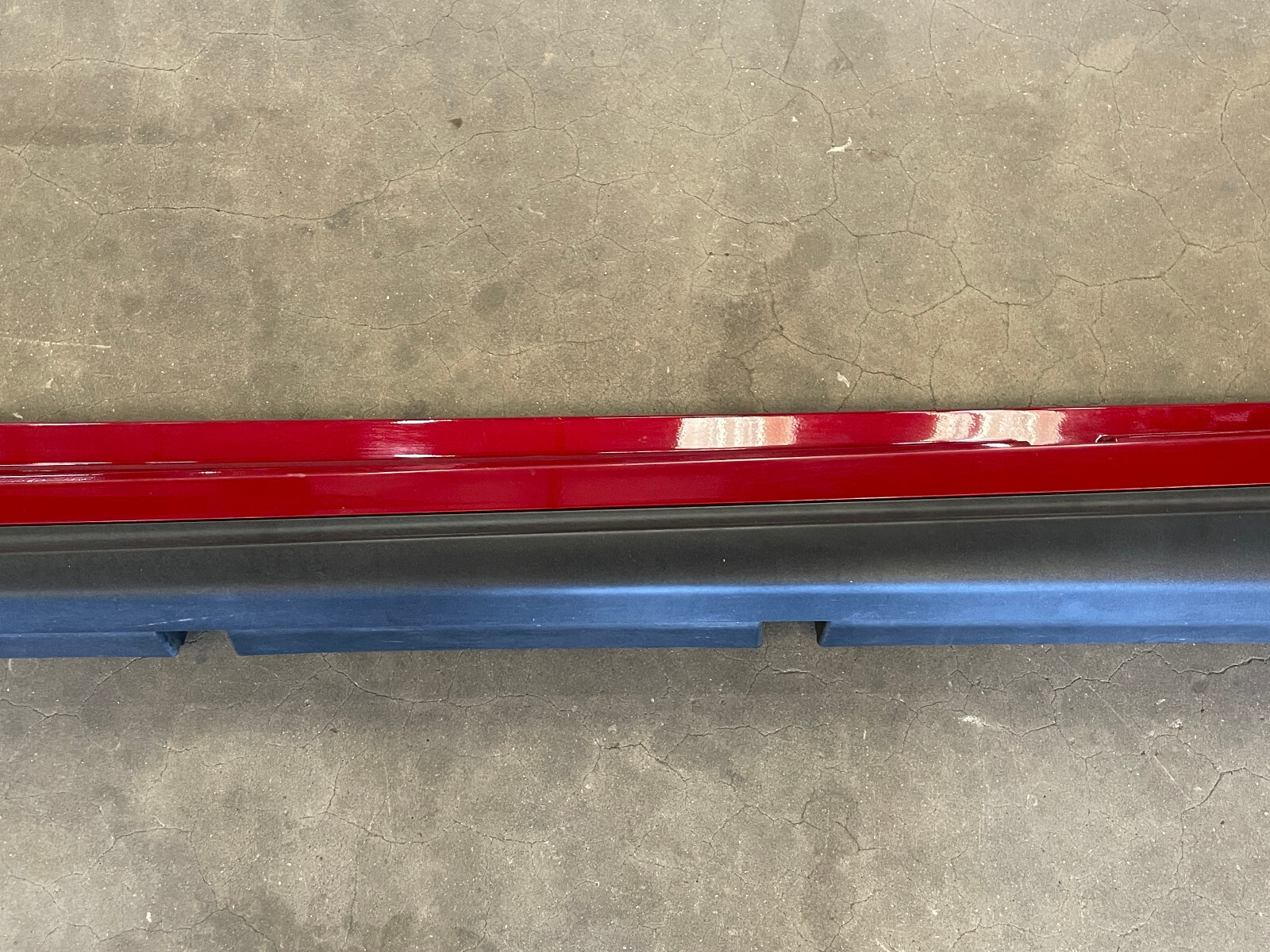 14-17 Maserati Ghibli S Left Side Skirt Rocker Panel Molding Trim Red 1504 OEM