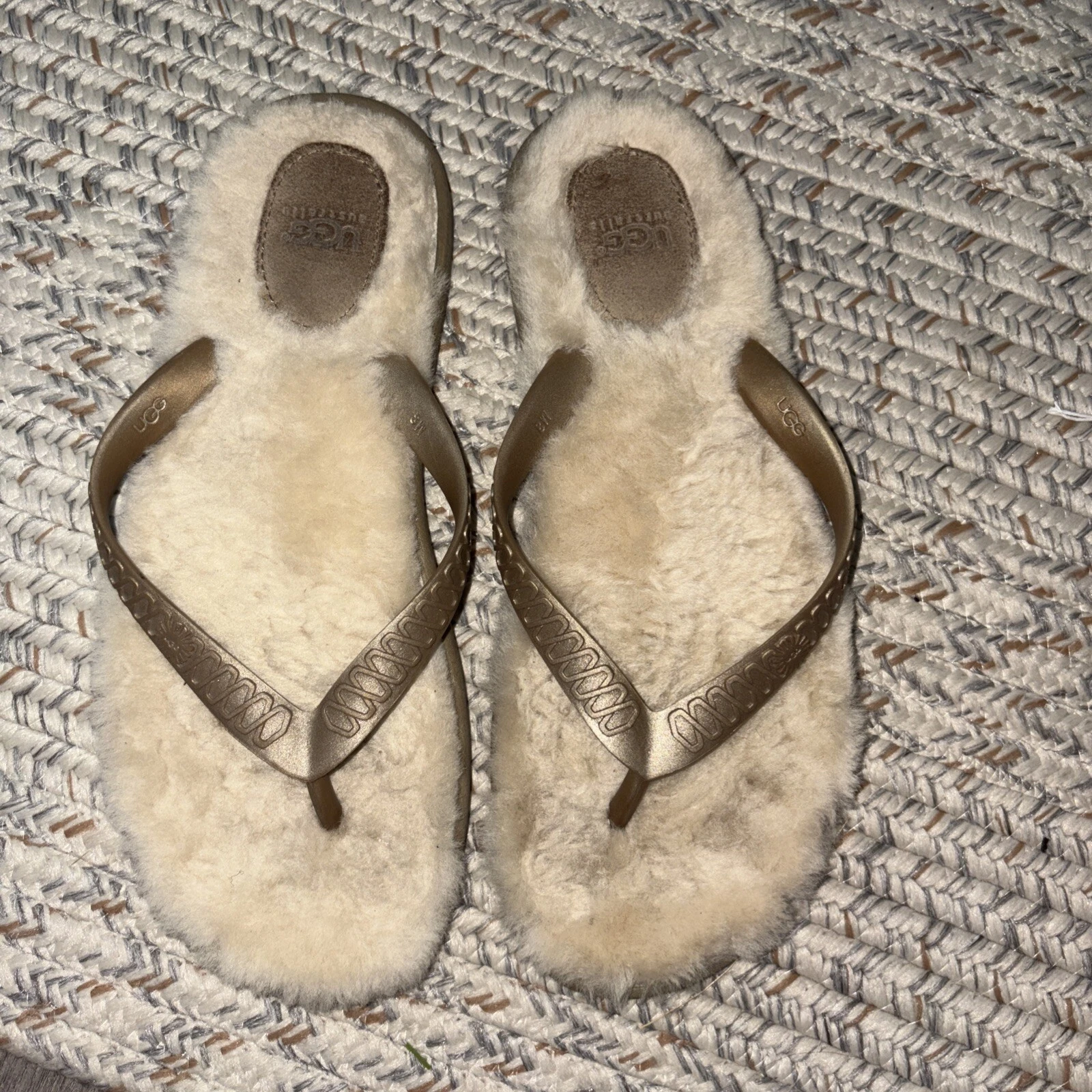 Scarpe sandalo UGG donna infradito fuzzy shearling marrone castagna taglia 8