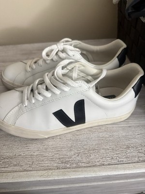 VEJA White/Black Logo V-Logo Low Top Lace-Up Sneakers Solid Unisex Adults
