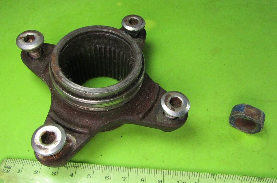 Honda OEM 1985 ATC 250R Rear Brake Disc Hub 43125-HA2-000 Good Splines - Image 4 of 4