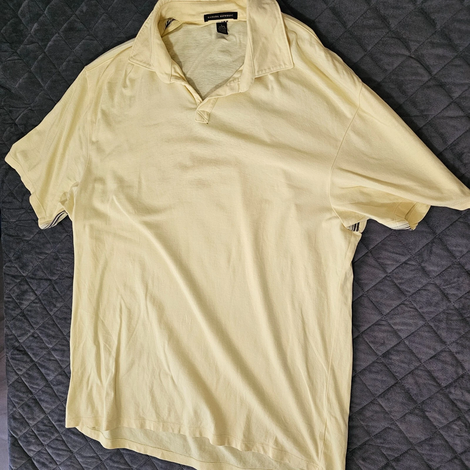 Banana Republic Men's Short Sleeve Solid Pique Polo Shirt Size L Soft Yellow