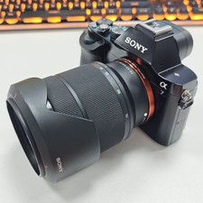 Sony Alpha A7 24.3MP Full Frame Mirrorless Digital Cam 28-70mm 90 new
