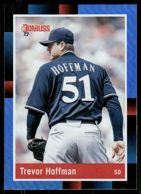 2022 Donruss Holo Blue #252 Trevor Hoffman RETRO - BB