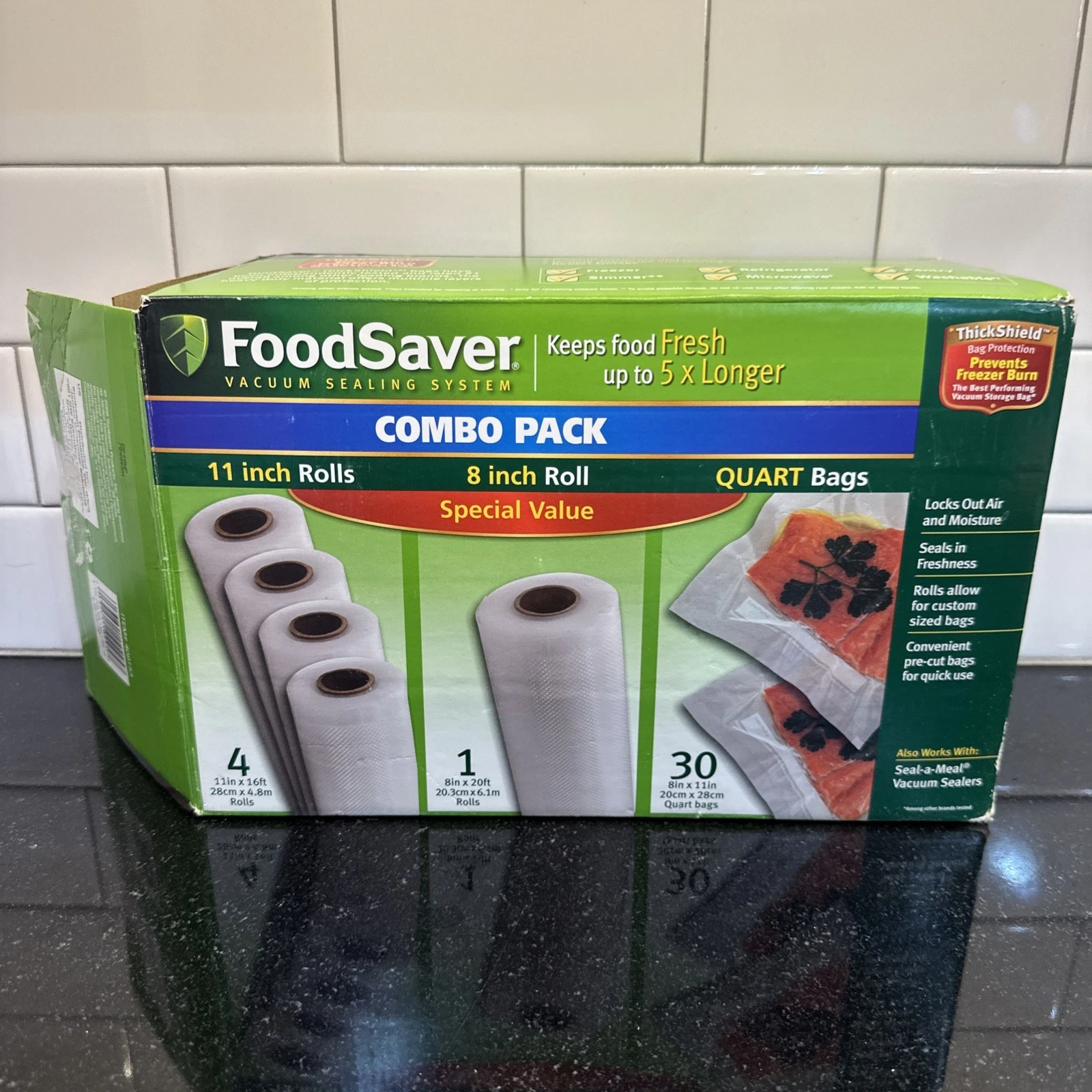 Foodsaver Combo Vacuum Sealing Pack: 4x 11"x16’ + 1x 8"x20’ + 9 Quart Bags READ
Opens in a new windo