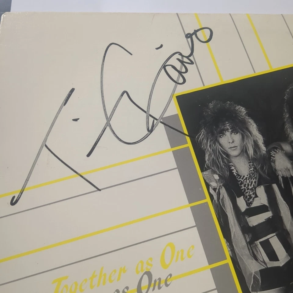 Stryper 12" Together As One On Enigma - Nm / Vg++ signed by the band see photos0 - Image 2 of 4