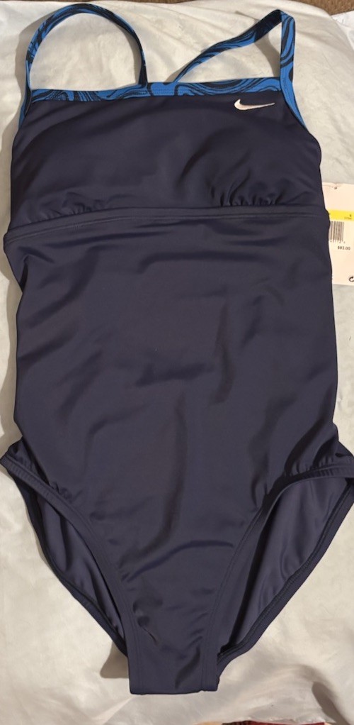 NWT Nike  Women's Navy One Piece Swimsuit Size Small  Nessf 375- 440
