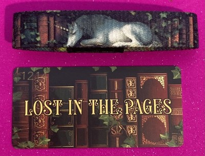 Zox Lost In The Pages Armband und Karte. Einhorn Variante. Buchthema.