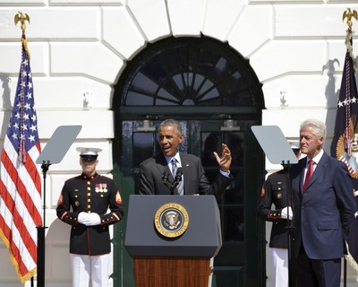 President Barack Obama with President Bill Clinton at White House Photo Print