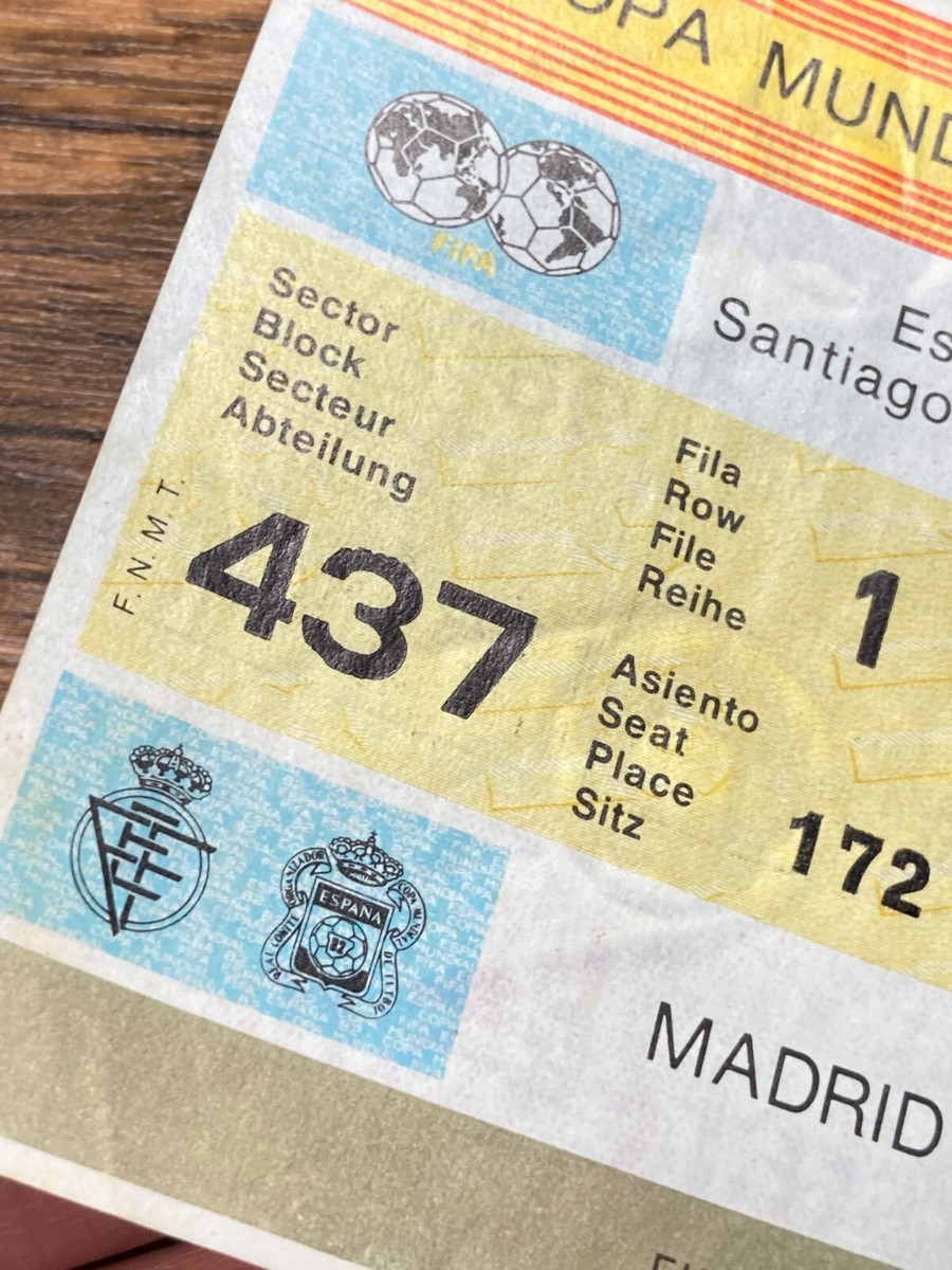 1982年スペイン・ワールドカップ決勝チケットと新聞付き 1982年スペイン・ワールドカップ決勝チケットと新聞付き 1982年
