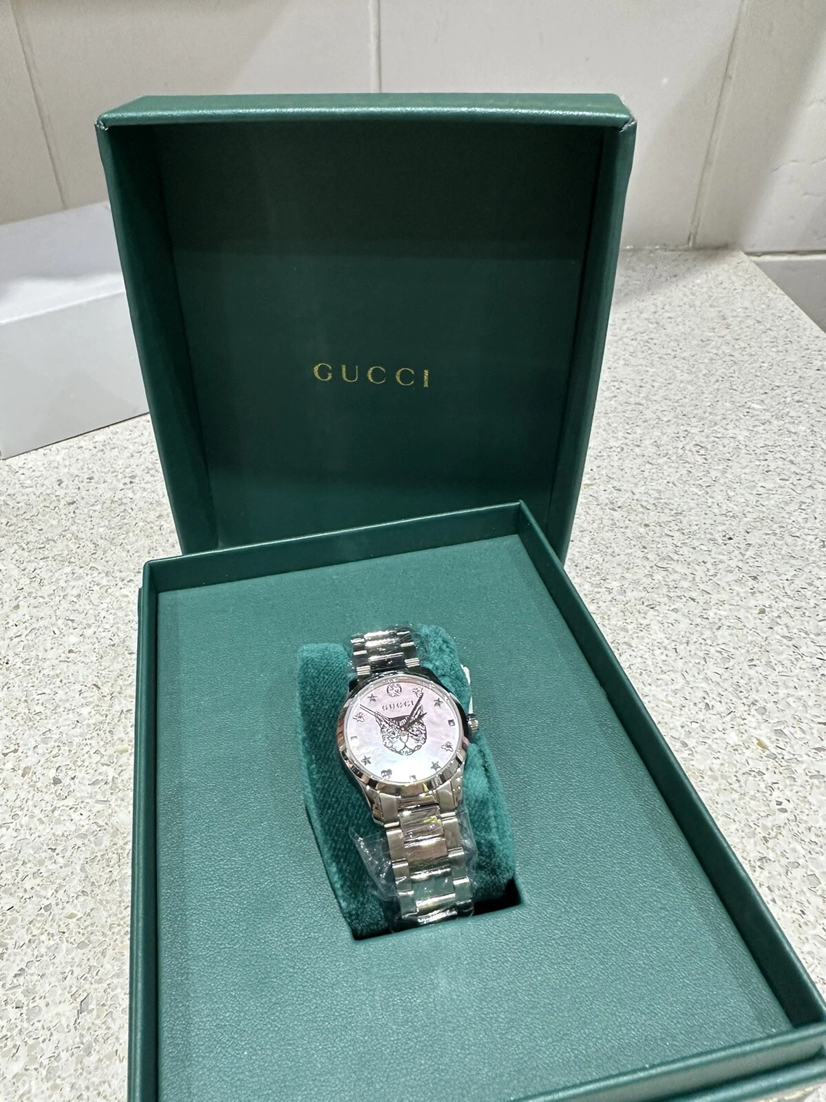 Gucci G Timeless Boîtier en Acier Inoxydable Argenté 27mm, Acier Inoxydable Argenté...