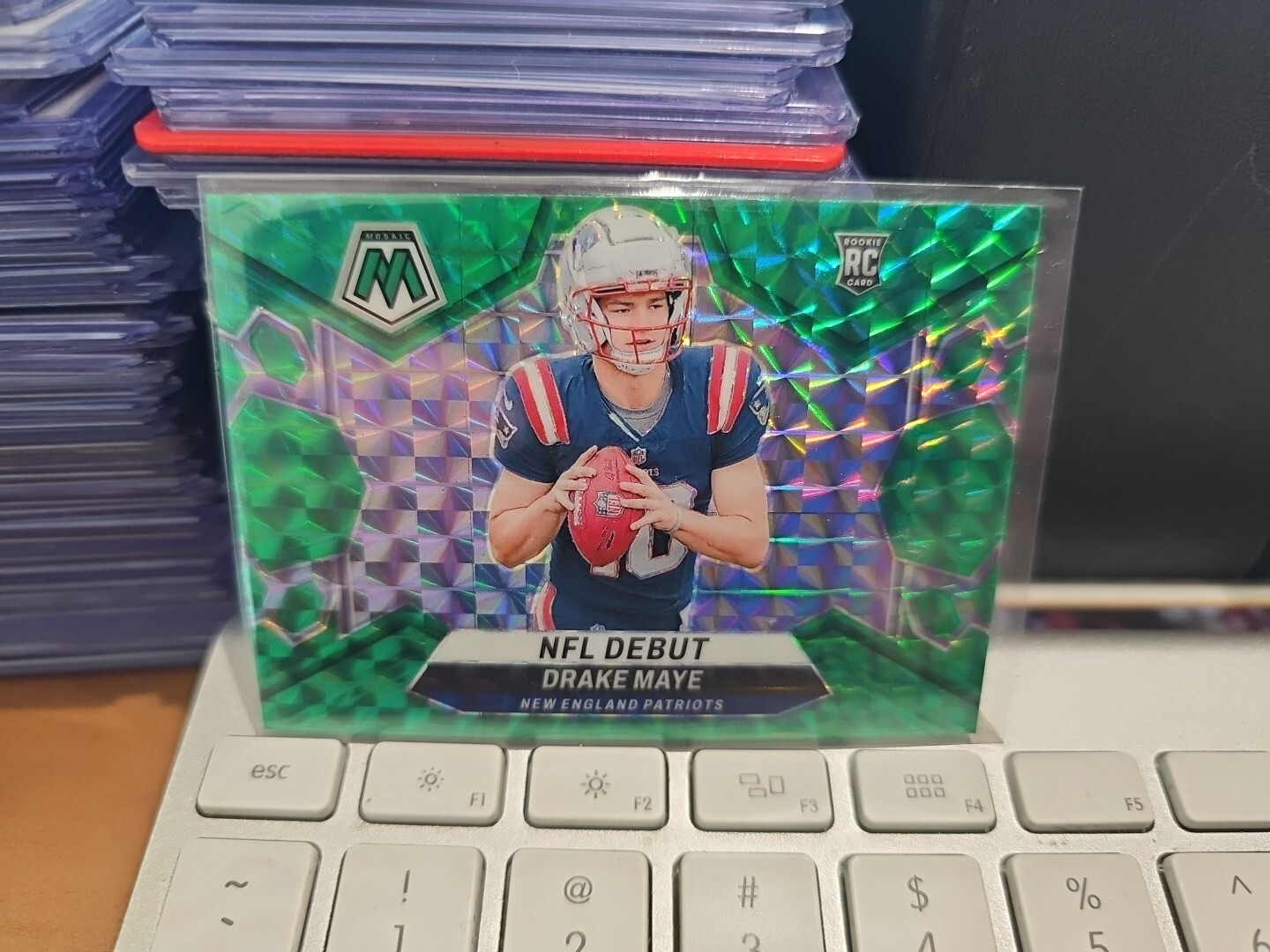 Drake Maye 2024 Mosaic Rookie Green Prizm #303. Patriots