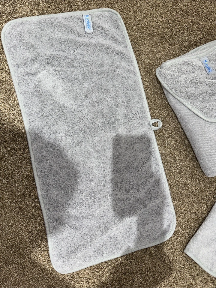 Norwex Five Piece BATH Towel Set - Light Grey- EUC - Image 3 of 3