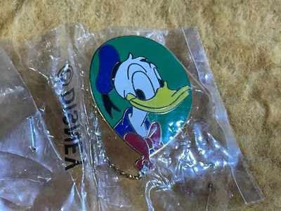 Q12-86 DISNEY PIN - CHIP AND DALE / BALLOON - CAST EXCLUSIVE - NEW