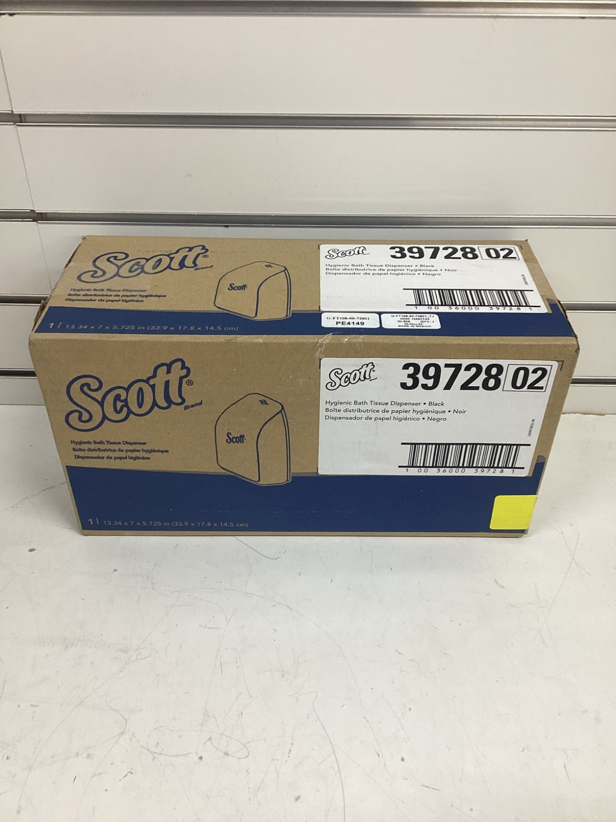 KIMBERLY-CLARK PROFESSIONAL  39728 Toilet Paper Dispenser: Center Pull