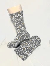 Fleece Socks Daisy design  womens 9-10 size  warm fleece slippers bootliners