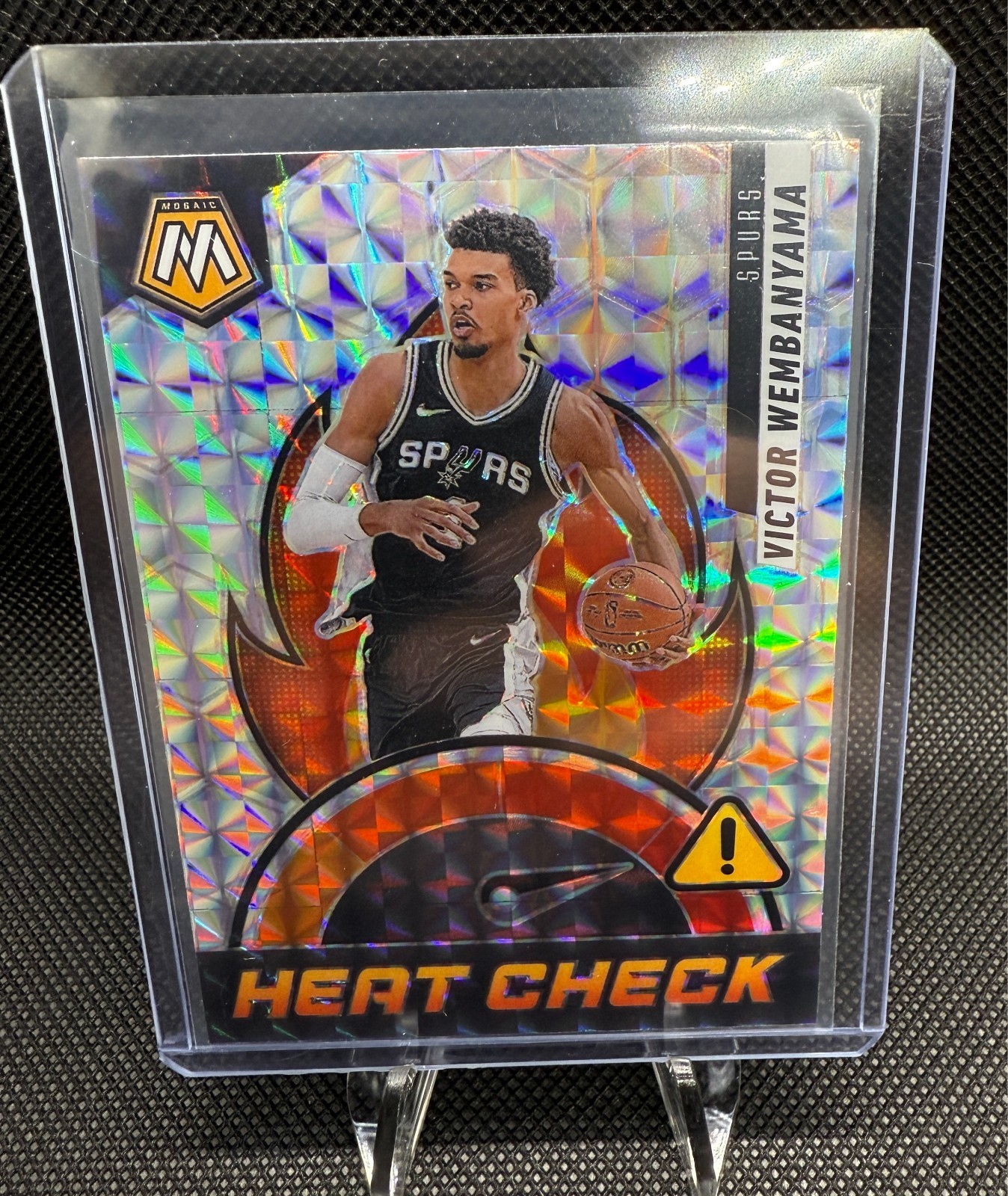 2024-25 Panini Mosaic #2 Victor Wembanyama SP Heat Check Silver Prizm Spurs Card