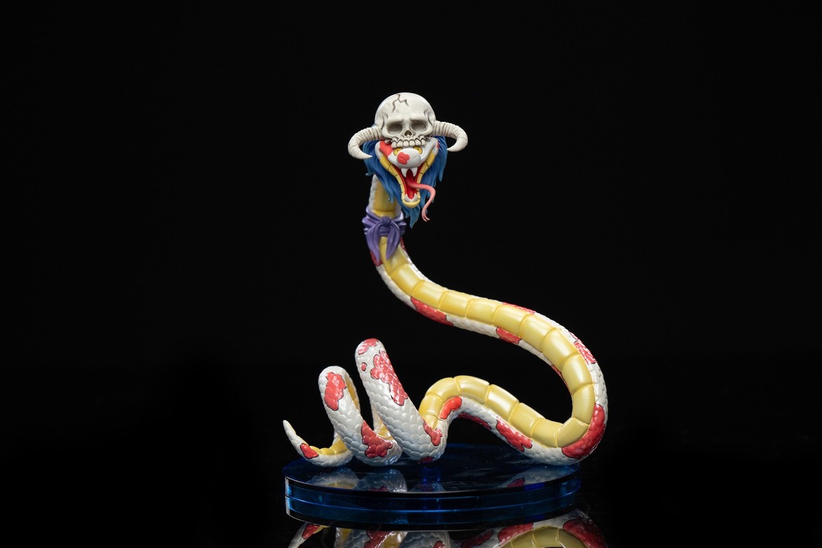 Boa Hancock Resin YZ Studio One Piece Figure with snake SABAODY