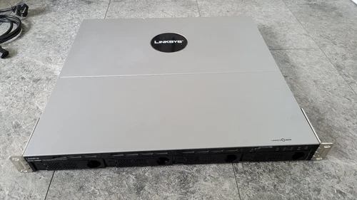 Linksys NSS4000 4-Bay-Gigabit-Netzwerk-RAID-Speichersystem,ohne Module 19" Rack