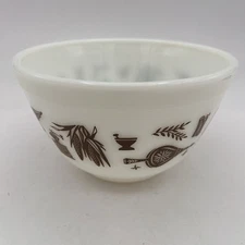 Vintage Pyrex Early American Nesting Mixing Bowl 401 Eagle Brown & White 1.5 Pt