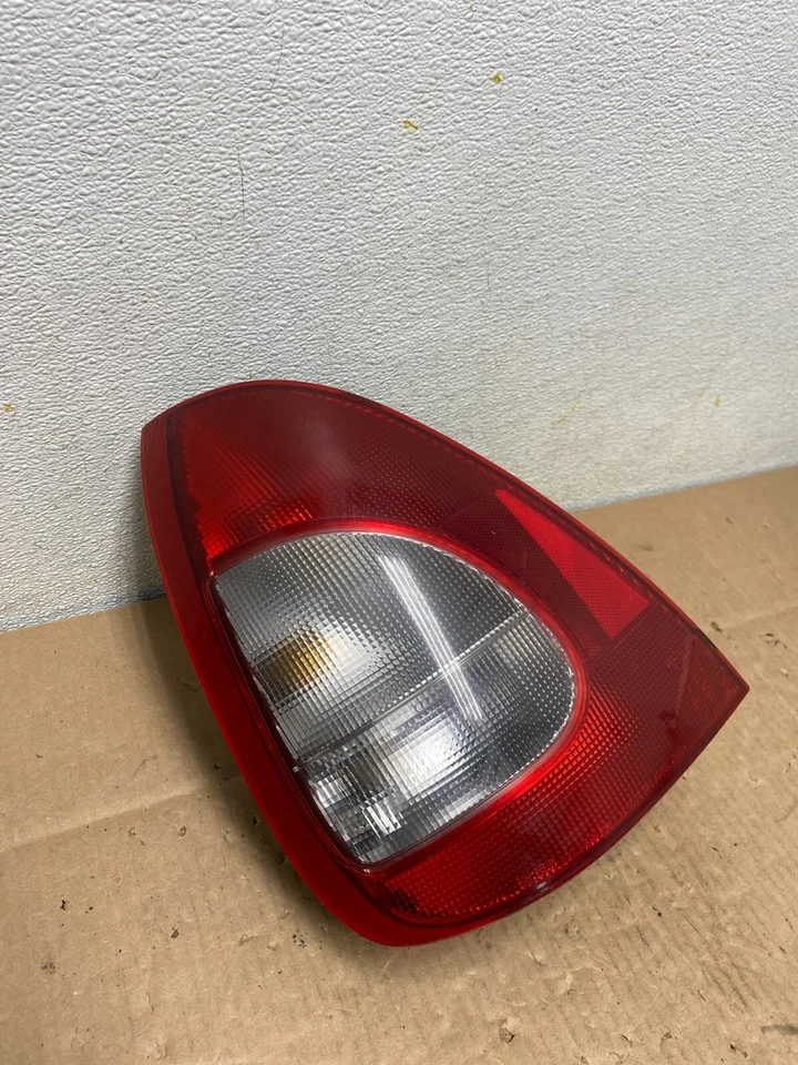 Luz trasera izquierda del lado del conductor Daewoo Nubira Station Wagon 2000 a 2002 OEM D9550 Foto 3 de 4