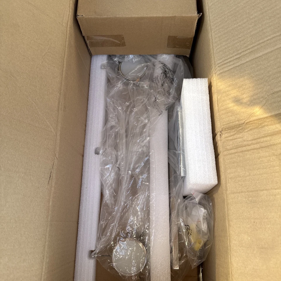 Tocador de baño Elan Lighting - 85056CH - Santora - 23,5 pulgadas 30,5 W 3 LED Foto 4 de 4