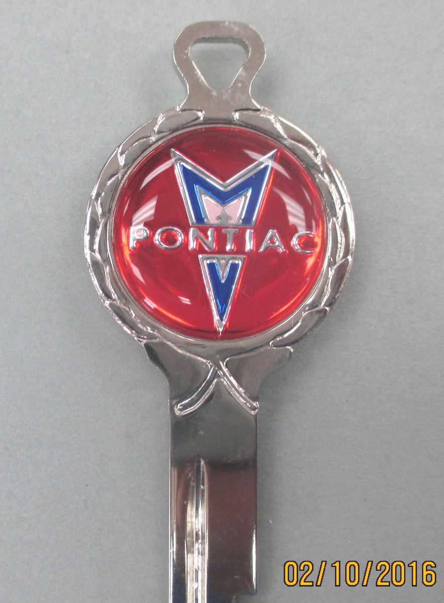 Red Pontiac Arrow Logo B-10 Deluxe White Gold Classic Key Set NOS