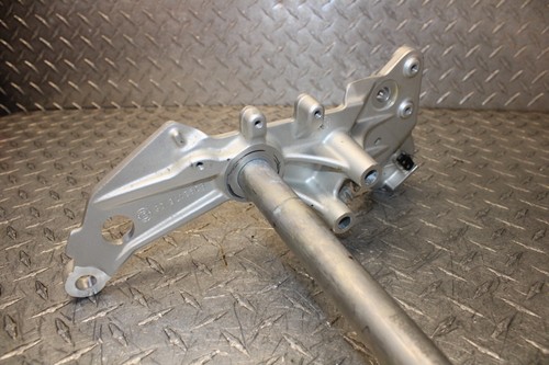 18 / 23 BMW F750GS / F750 850 / GS F850GS Front Right Foot Peg Bracket OEM - Picture 22 of 24