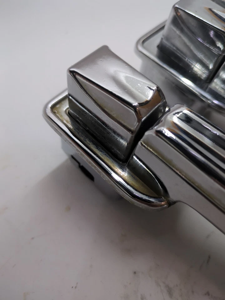 Chevrolet G10 G20 G30 1971-95 furgoneta GMC Vandura OEM manija de puerta cromada (3) 335741 Foto 2 de 4