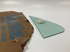 NOS - OEM Carlite V4831 Front Right Vent Window Glass 1973-79 F-250 F-350 Bronco
