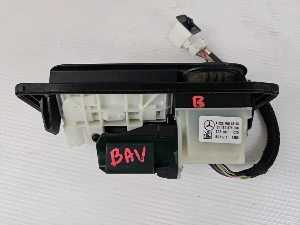 14-21 Mercedes W117 CLA250 C300 maletero puerta trasera liberación manija abierta con cámara OEM Foto 3 de 4